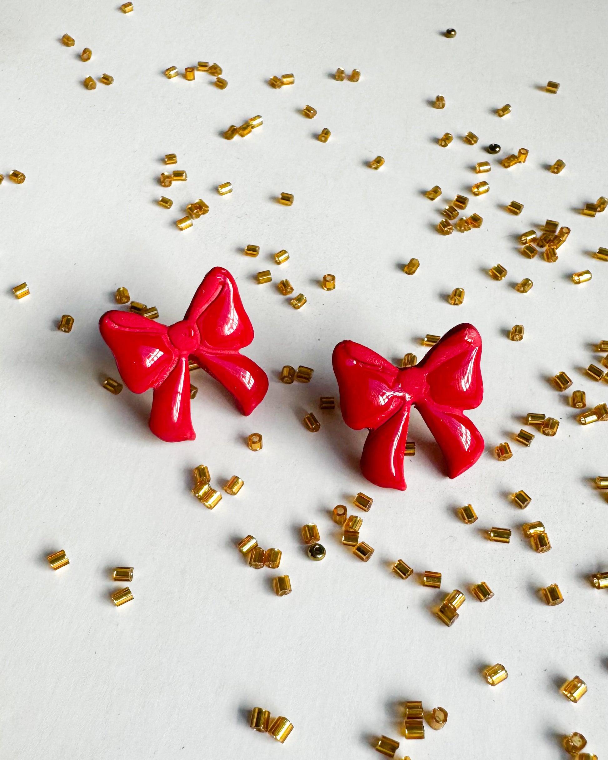 Amárrame | Studs