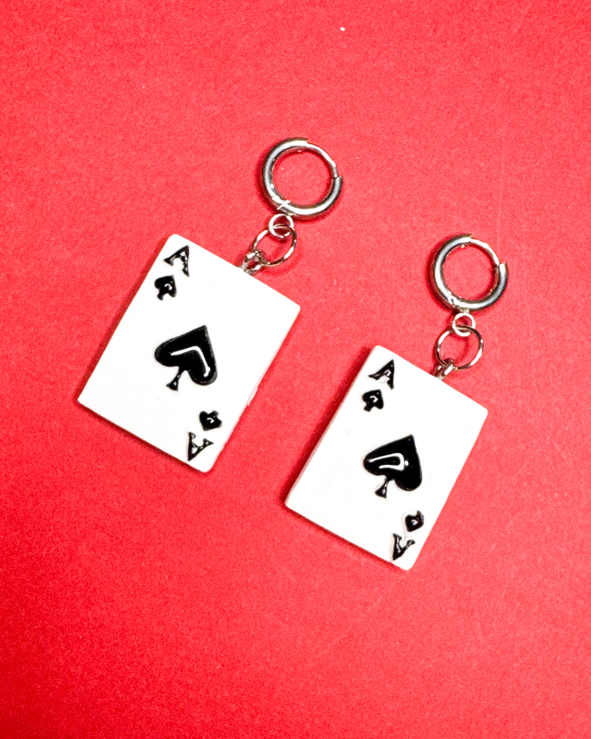 Juego peligroso | Aretes