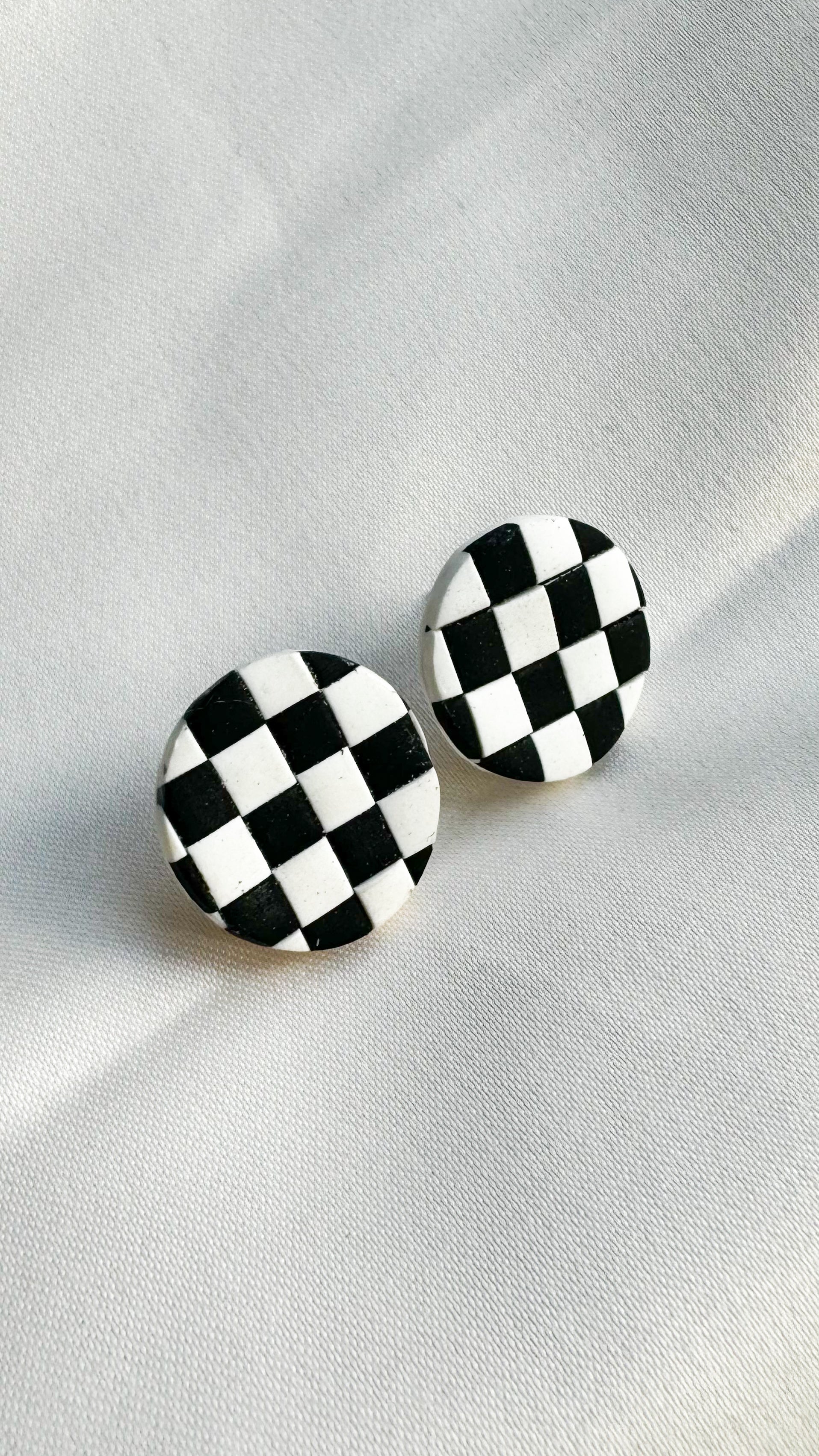 Retro loops | Studs