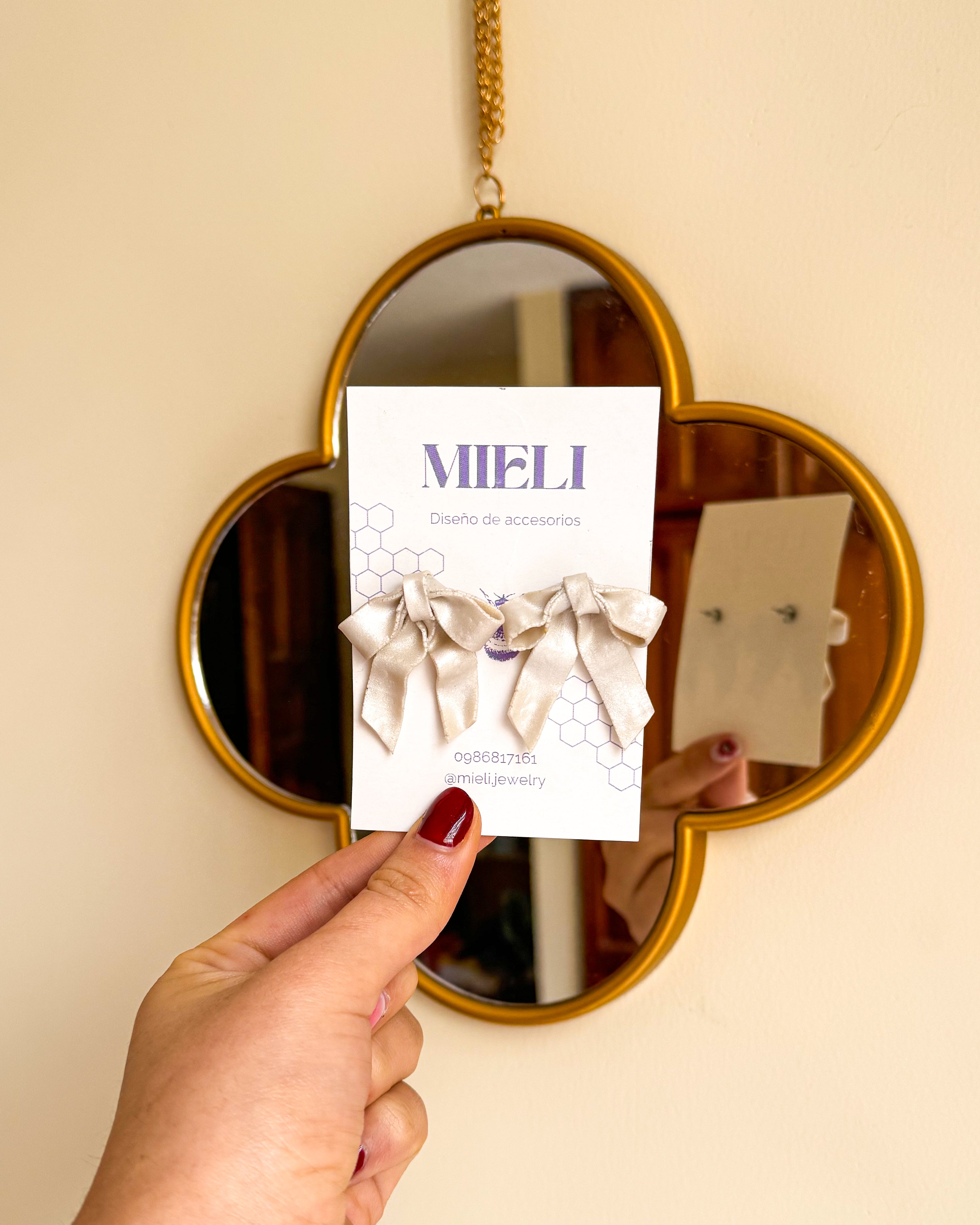 🌸 White bows | Studs