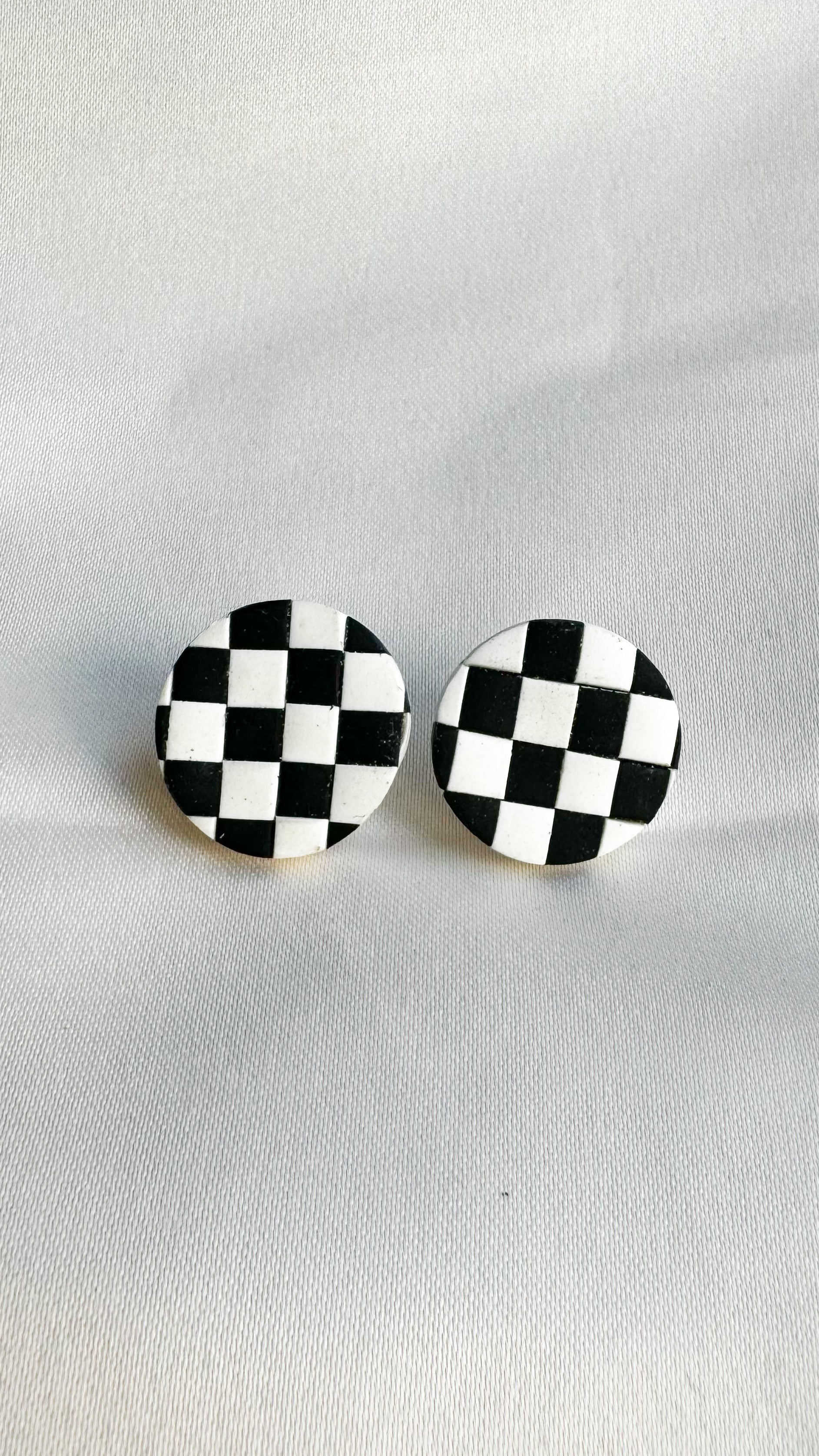 Retro loops | Studs