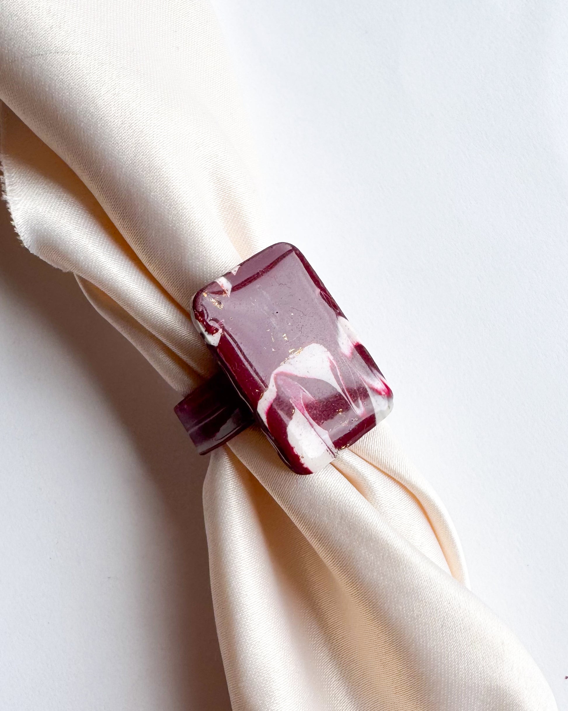 Carmesí | Anillo