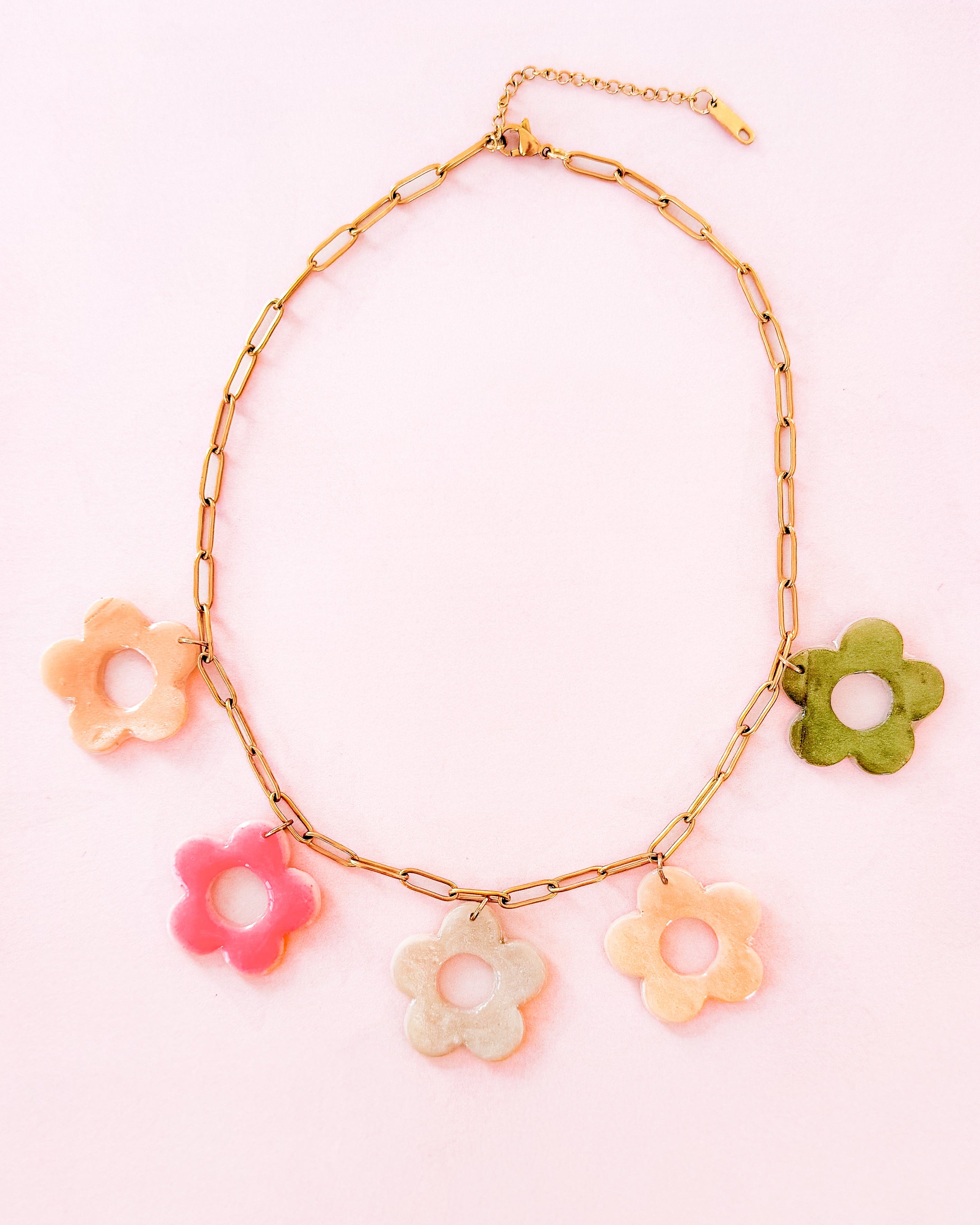 ✨Collar dorado de flores