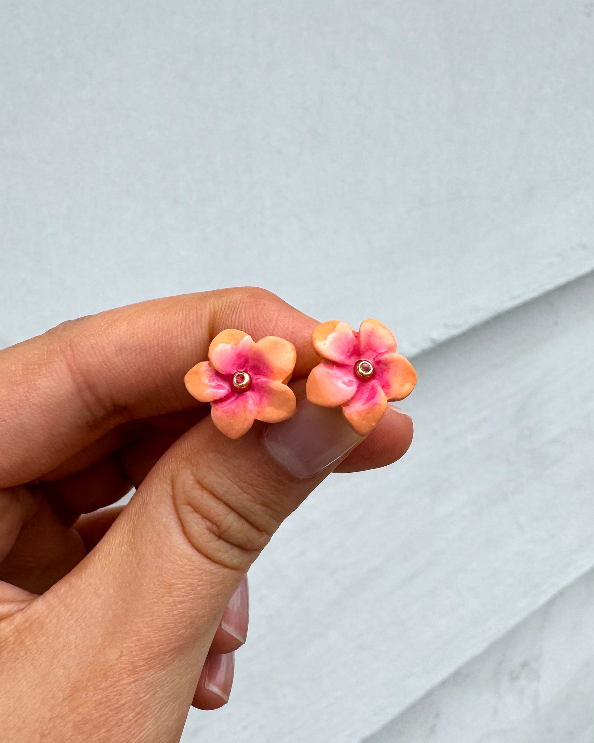 Peachy vibes | Studs