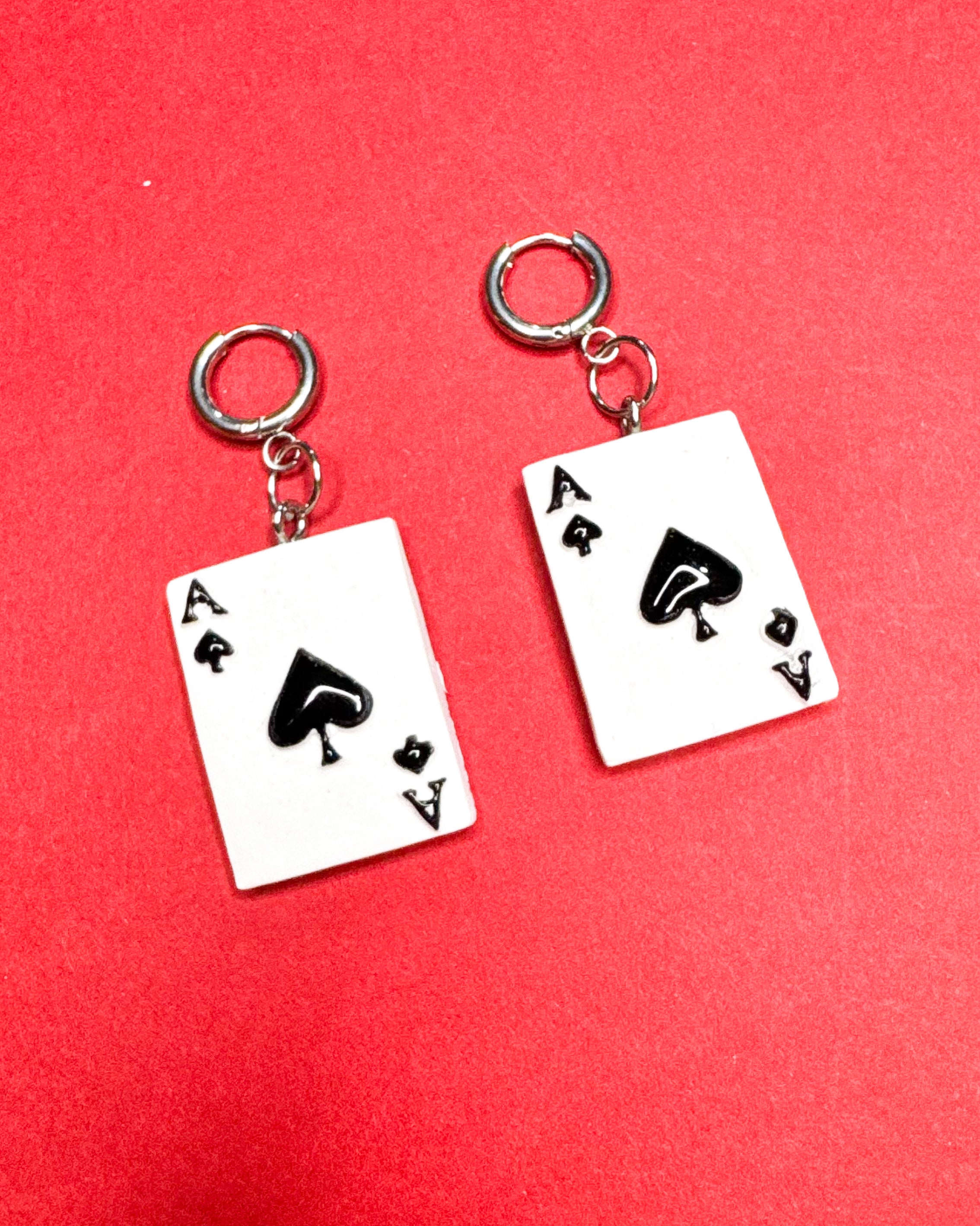 Juego peligroso | Aretes