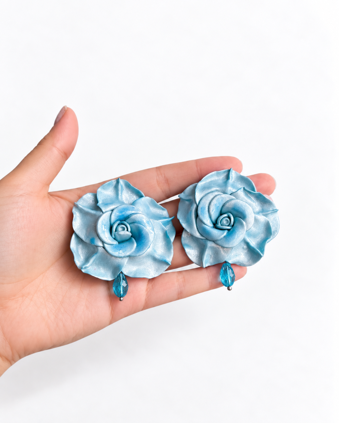 Aretes de rosa celeste perlado (Midi)