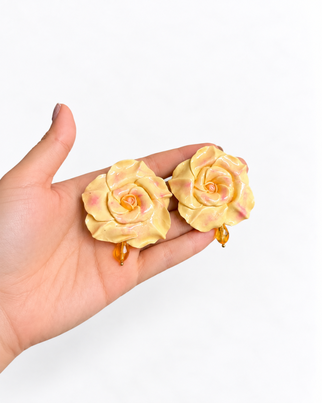 Aretes de rosa amarilla (Midi)