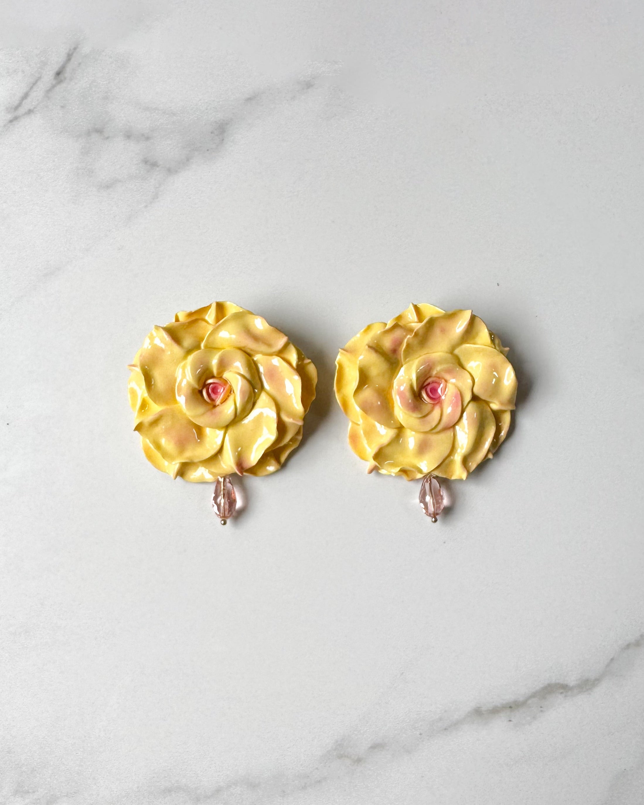 Aretes de rosa amarilla (Maxi)