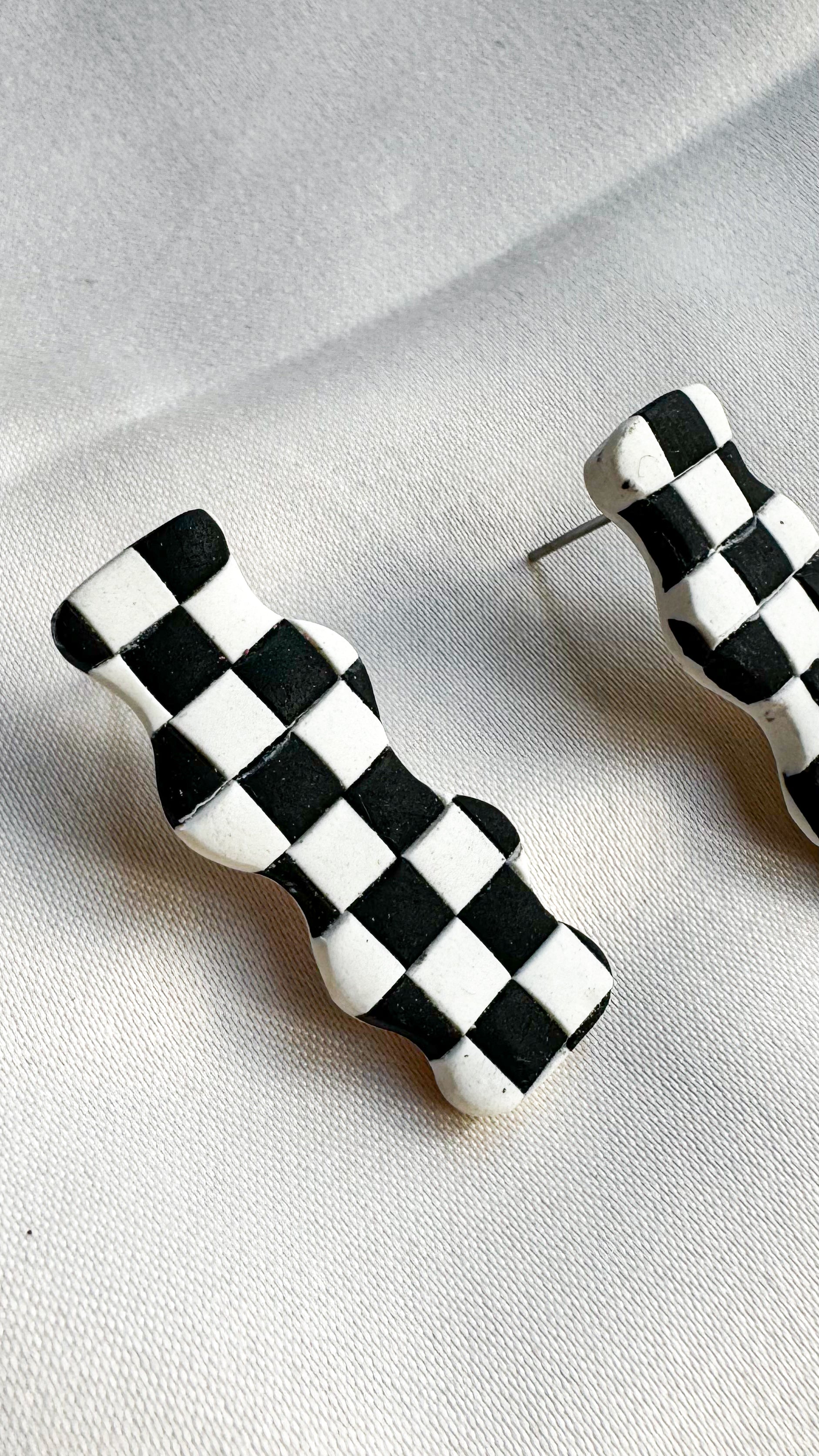 Squared groovy | Studs