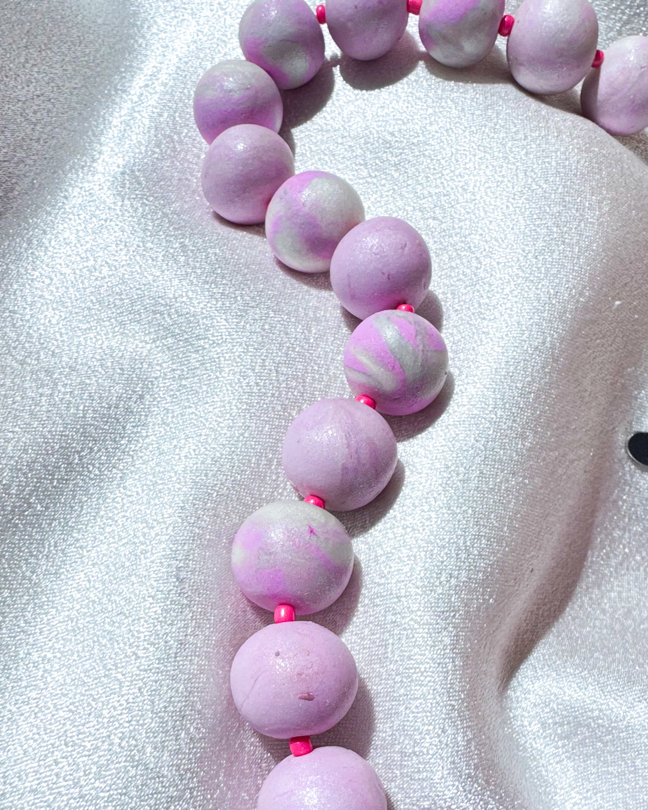 Nymia | Collar de polilla