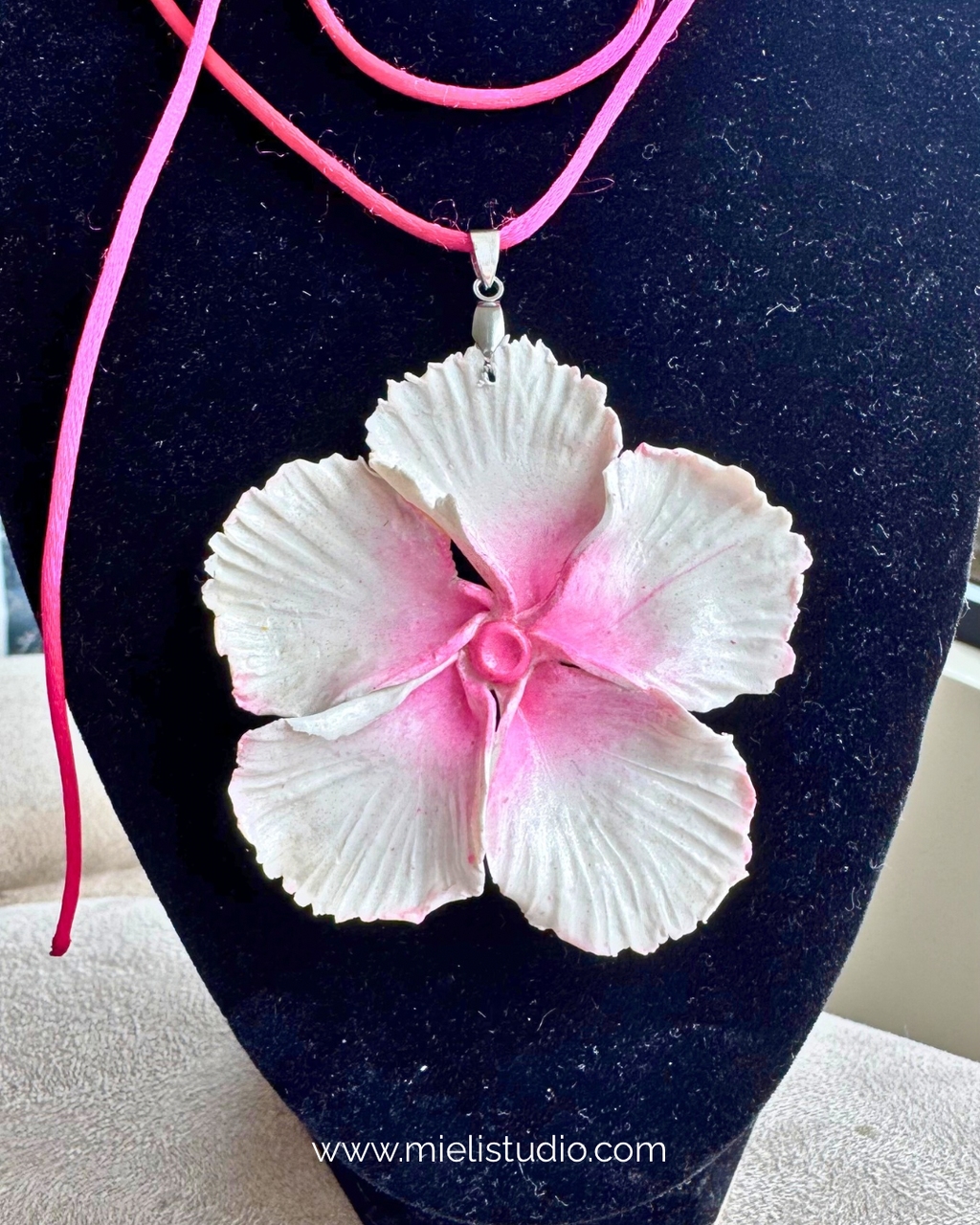Alba Rosé | Collar