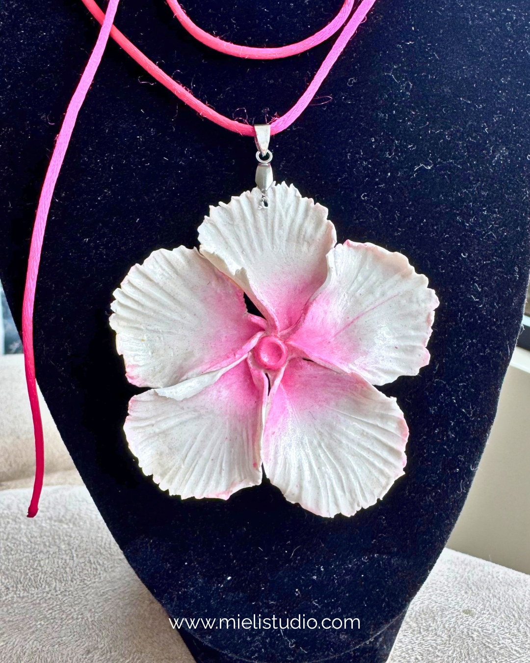 Alba Rosé | Collar
