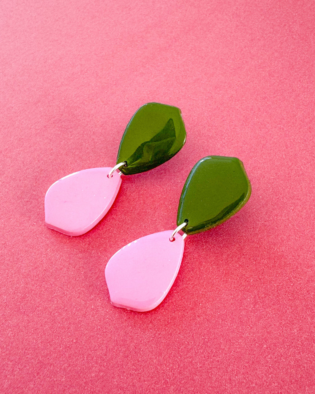 Aretes Doble Pétalo Verde-Rosa